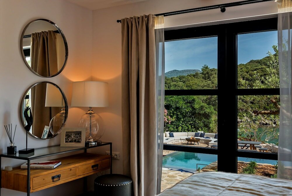 Фото Beachfront Villa Feodora Grande