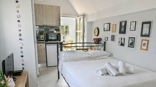 Гостиница Top of the city Central studio with Acropolis View в Афинах