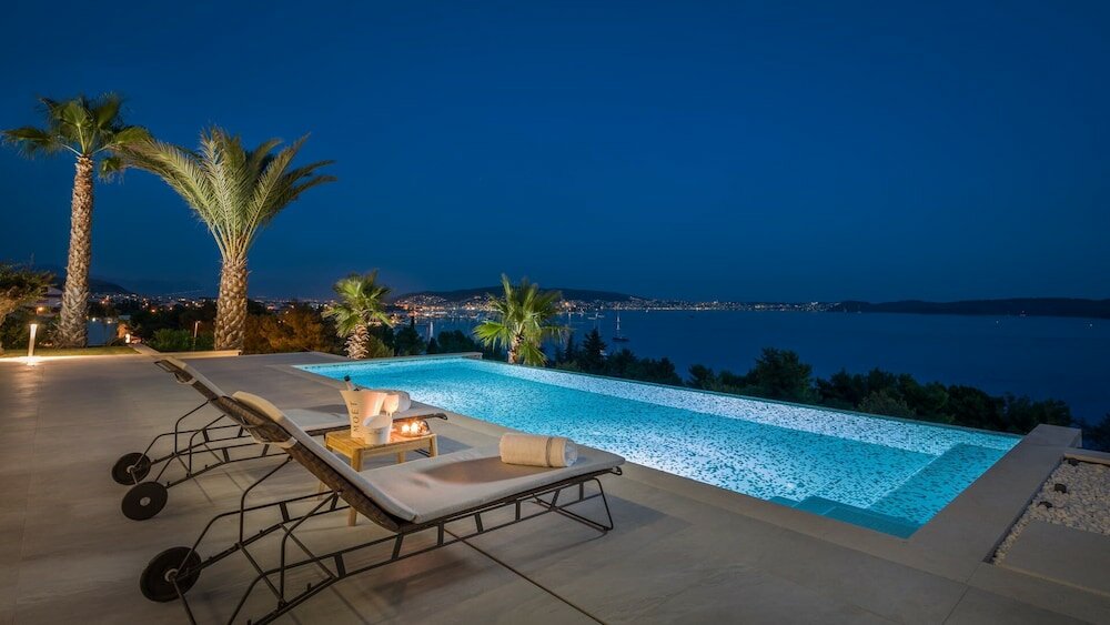 Фото Ultraluxury Villa Elyzeum