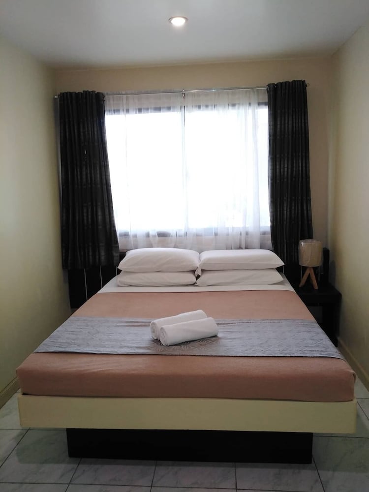 Фото The Royale House Travel Inn and Dormitel