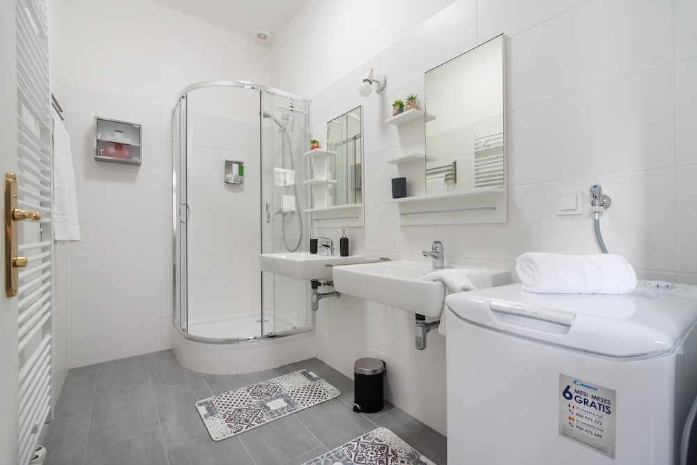 Фото Cozy new stylish 15 min to the center