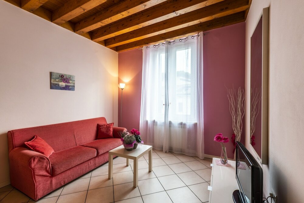 Фото Flowers Apartments