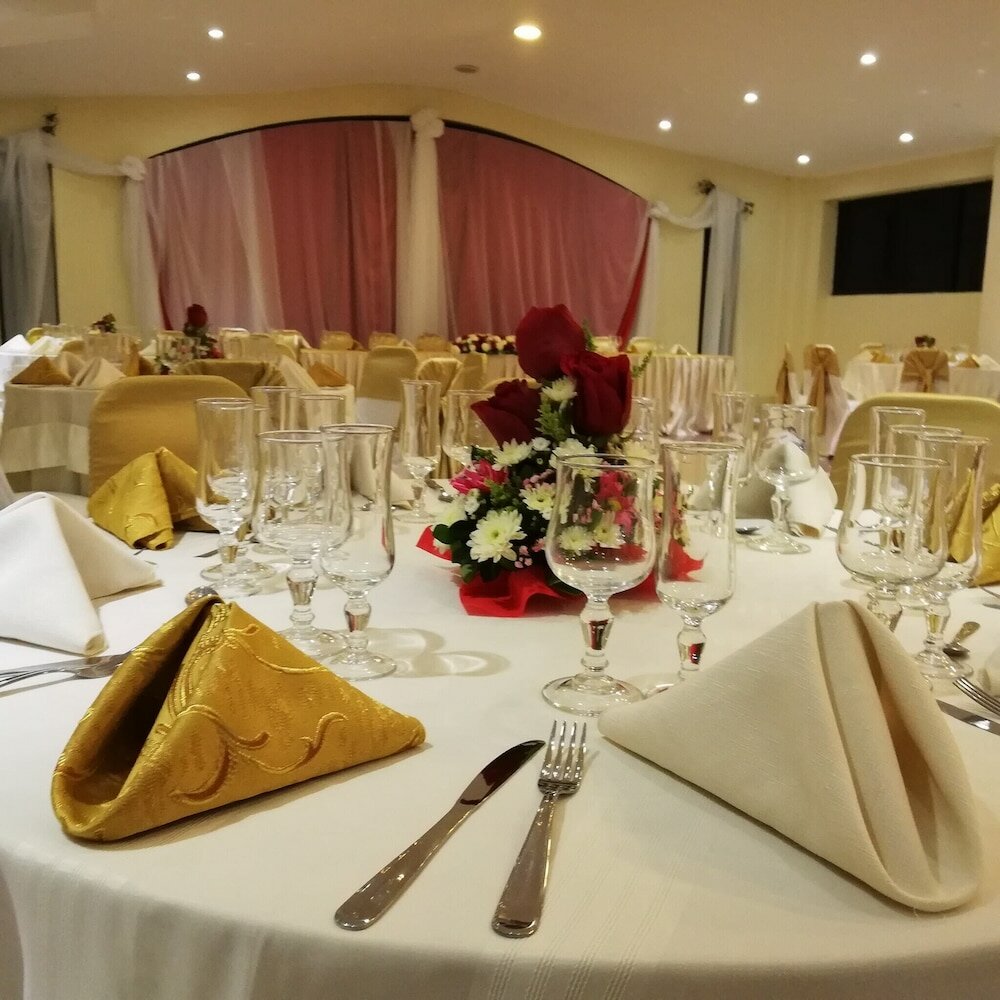 Фото Hotel Bombuscaro