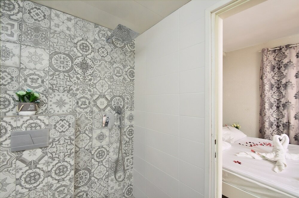 Фото Azulat Even Hen