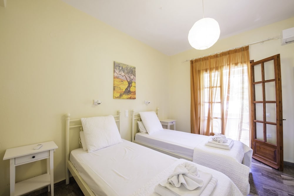 Фото Miltiadis Apartments