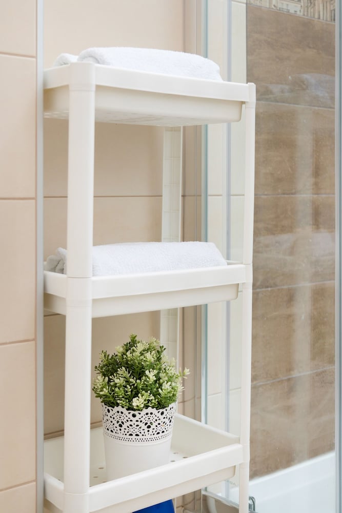 Фото Cute Studio With Beautiful Balcony in the Center!