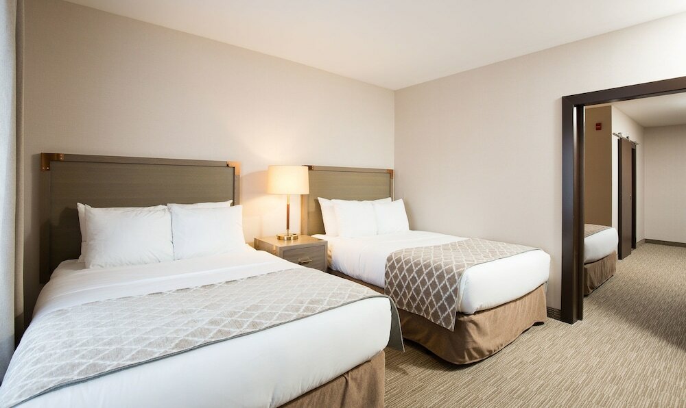 Фото Pomeroy Inn & Suites Prince George