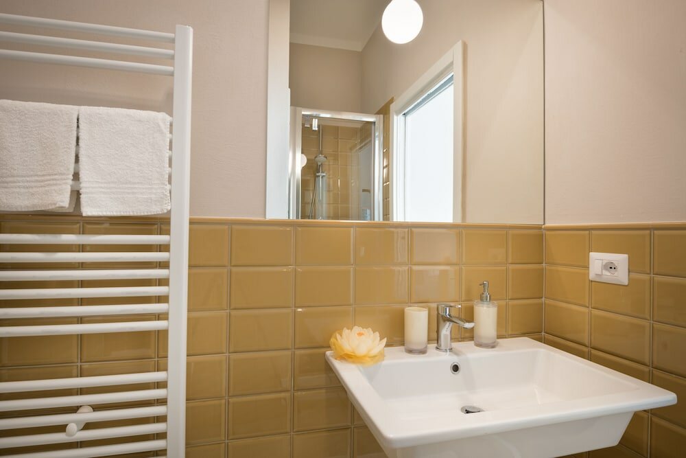 Фото B & B La Cornice - Gina Room With Bathroom and Private Terrace