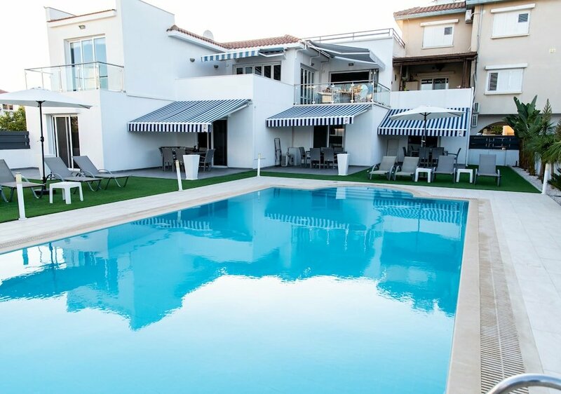 Гостиница Long Beach Gardens 1 в Ларнаке