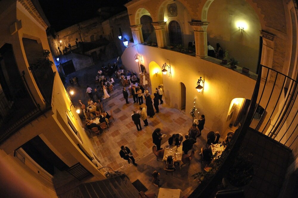 Фото Castello di Altomonte