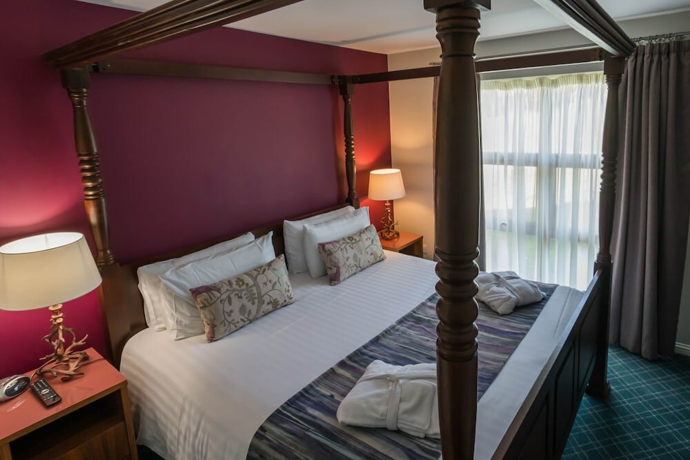 Фото Loch Lomond Waterfront Luxury Lodges