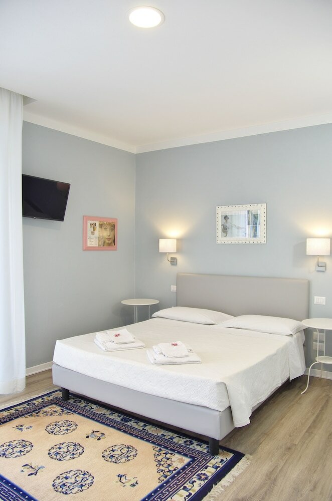 Фото B & B La Cornice - Gina Room With Bathroom and Private Terrace