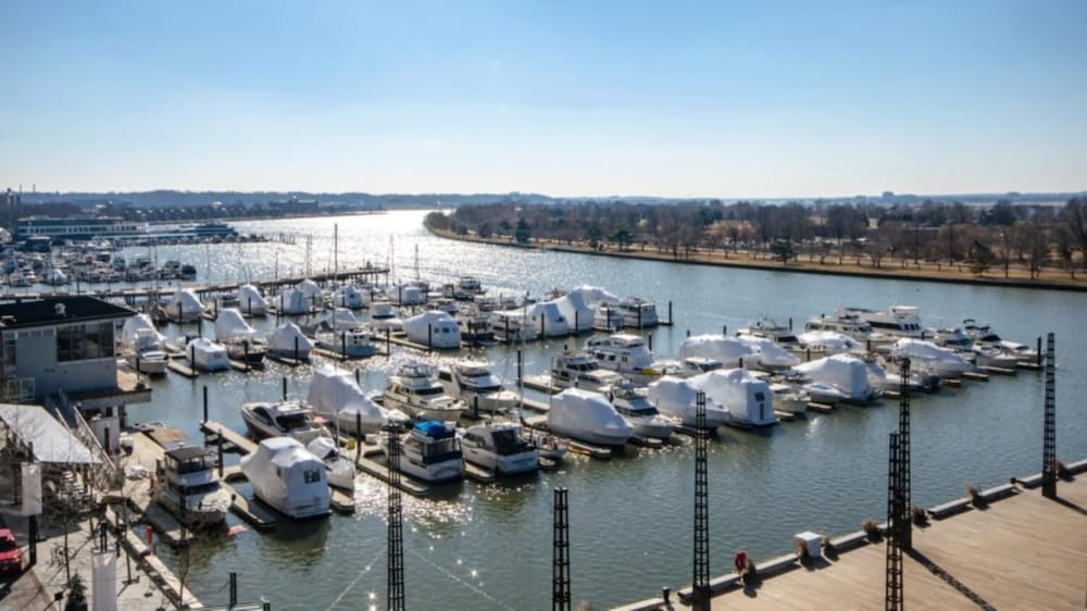 Фото Global Luxury Suites at The Wharf