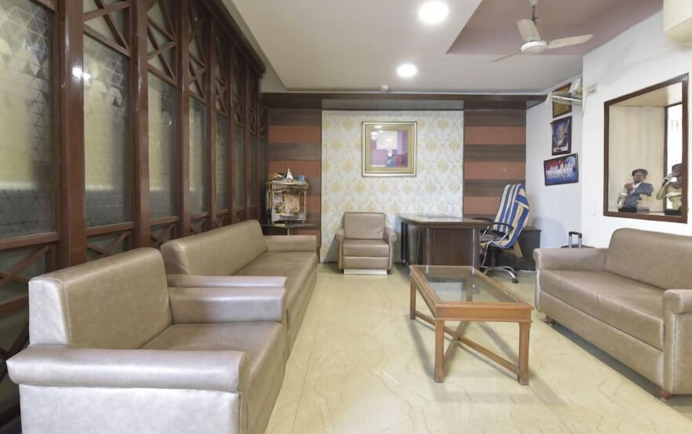 Фото Hotel Airport Plaza