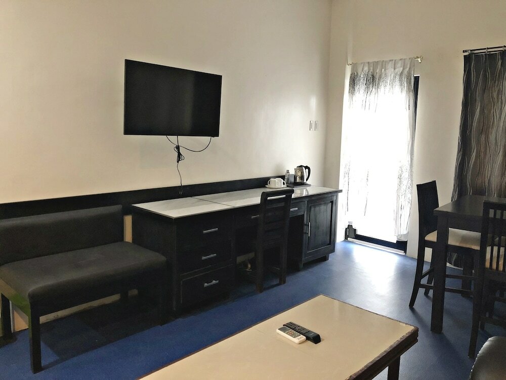 Фото Knights Ko Suites