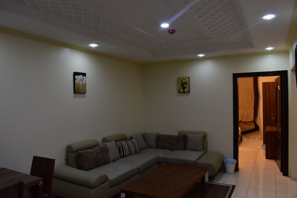 Фото Zwarah Hotel Suites