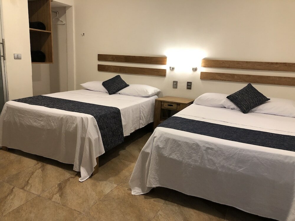 Фото отеля 2