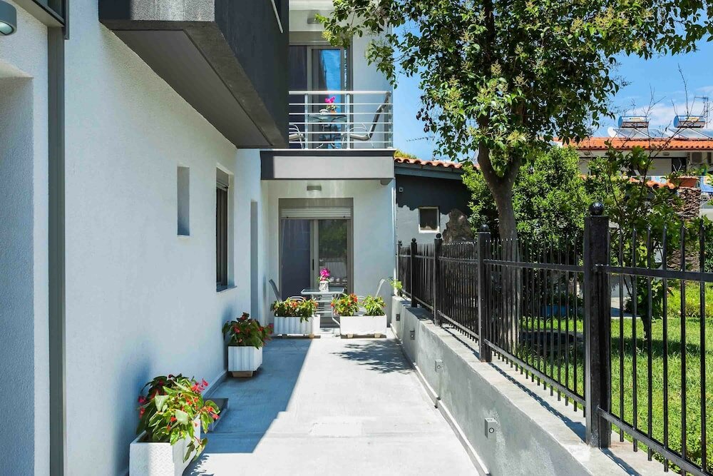 Фото Nymphes Deluxe Accommodation