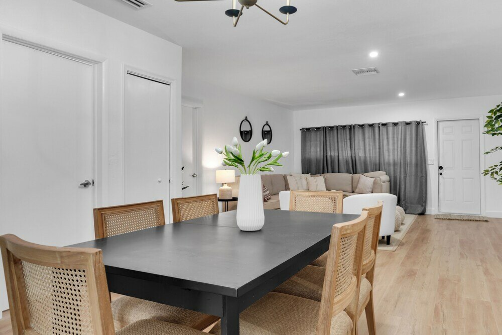 Фото Deluxe Coral Park 5bd Brand New Villa