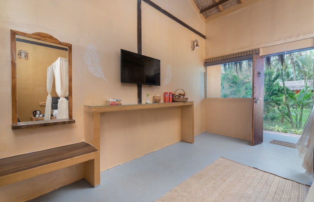 Фото Amadi Beach Front Resort