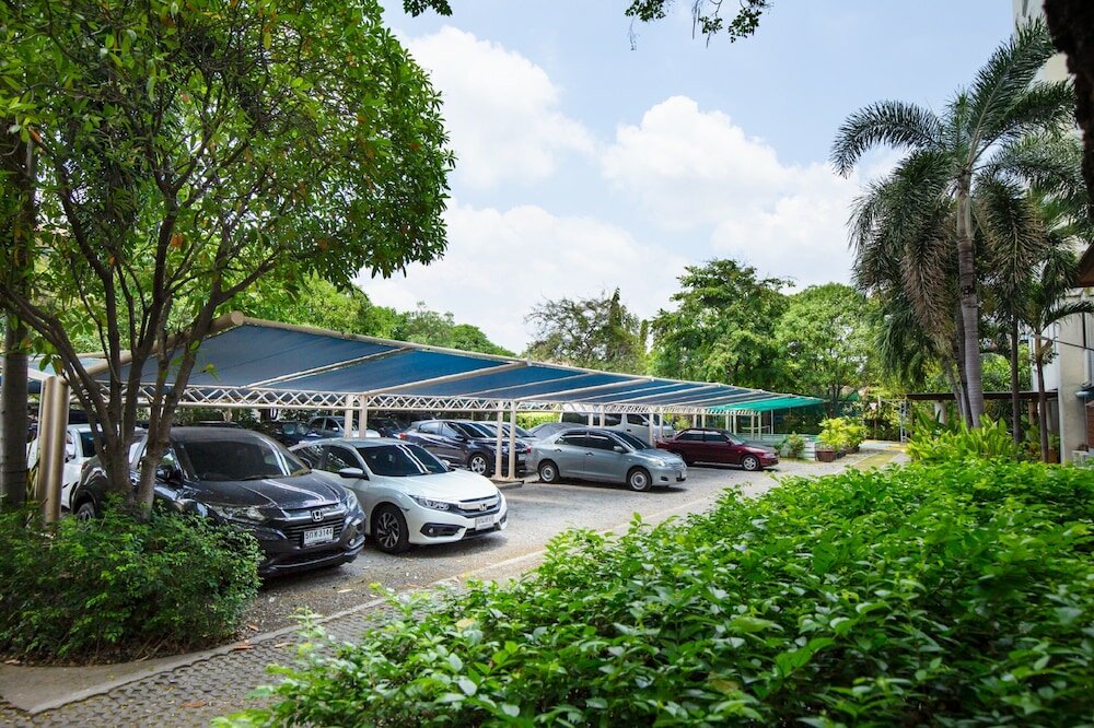 Фото Lasalle Suites Hotel & Residence