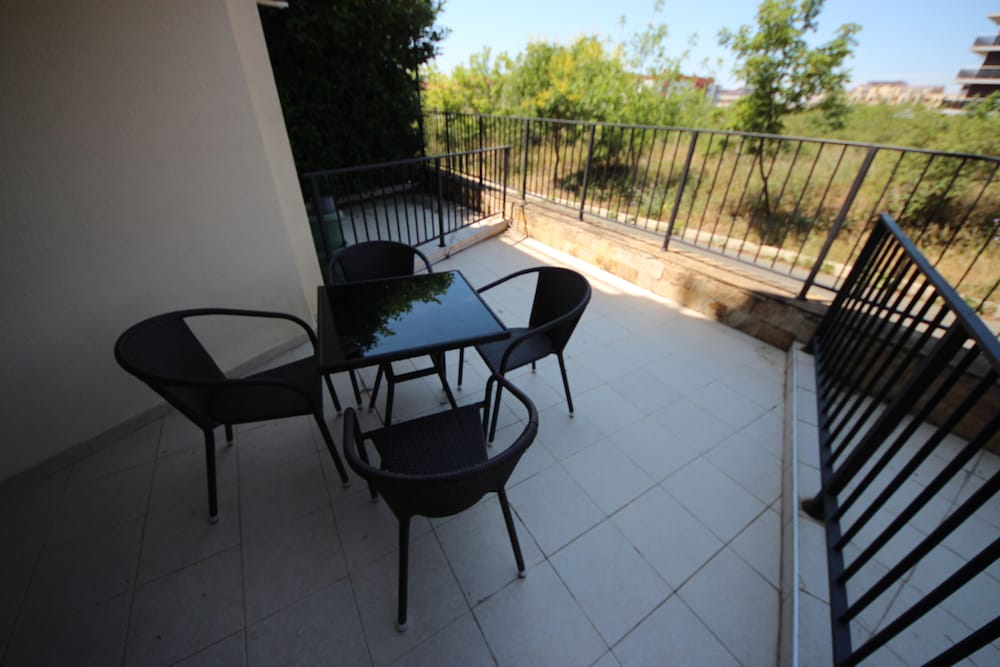 Фото Menada Luxor Apartments