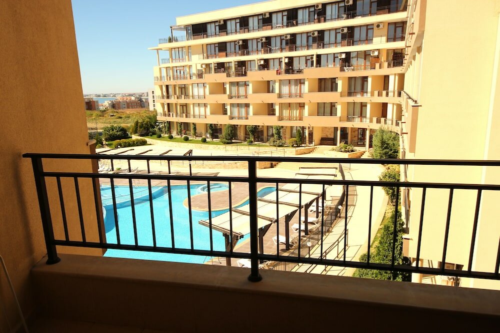 Фото Menada Luxor Apartments