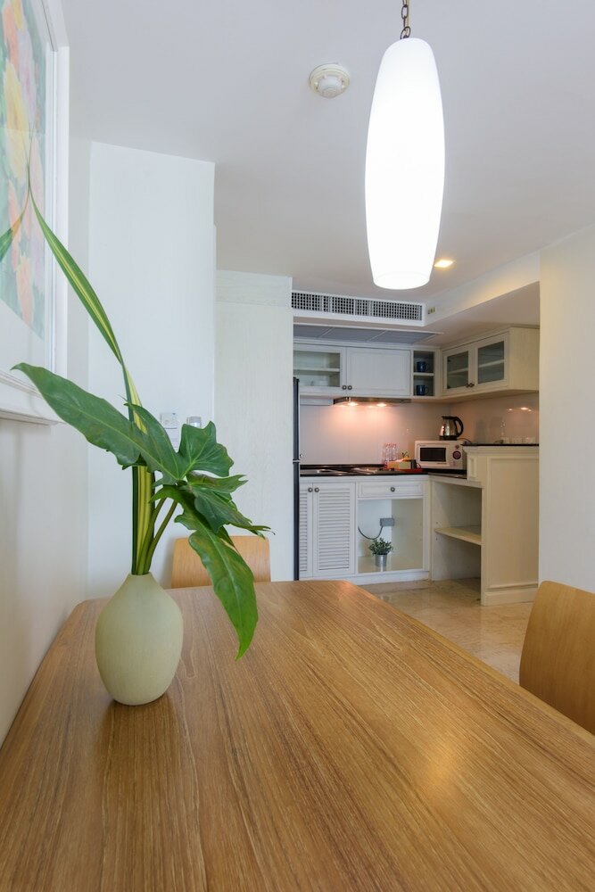 Фото Sabai Sathorn Service Apartment