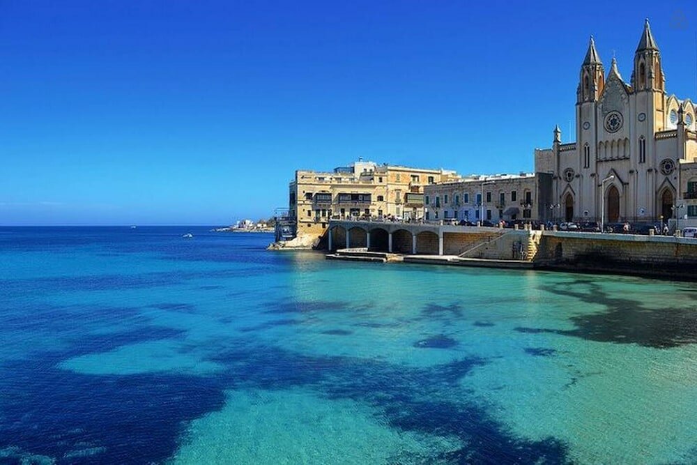 Фото Magical Rooftop Penthouse, Best Location In Sliema