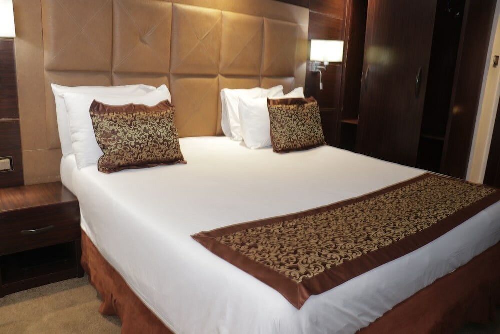 Фото Golden Tulip Hotel - Rivotel