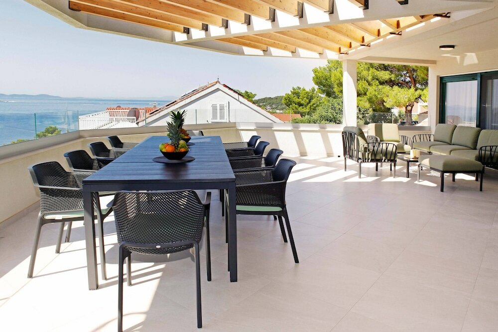 Фото Beachfront villa Senses for 12 in Milna