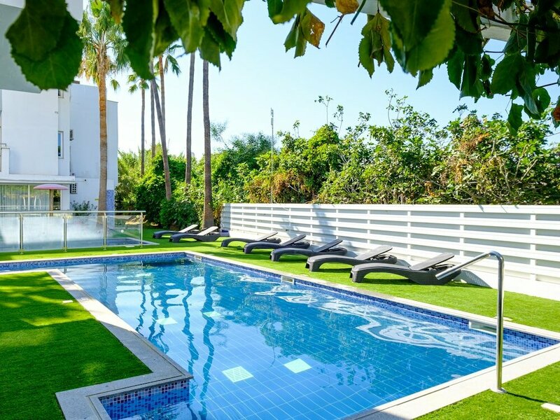 Гостиница Sanders Rio Gardens - Delightful Studio With Shared Pool and Balcony в Айя-Напе