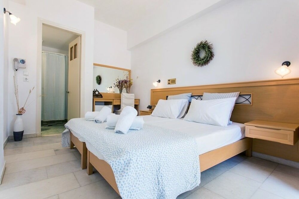 Фото Artemis Hotel