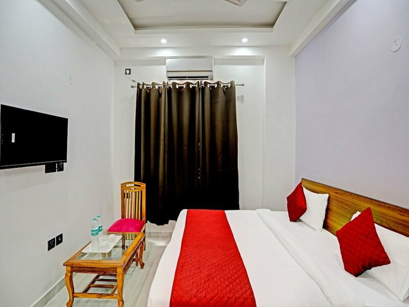Гостиница Hotel Golden Admire by F9 Hotels в Ноиде