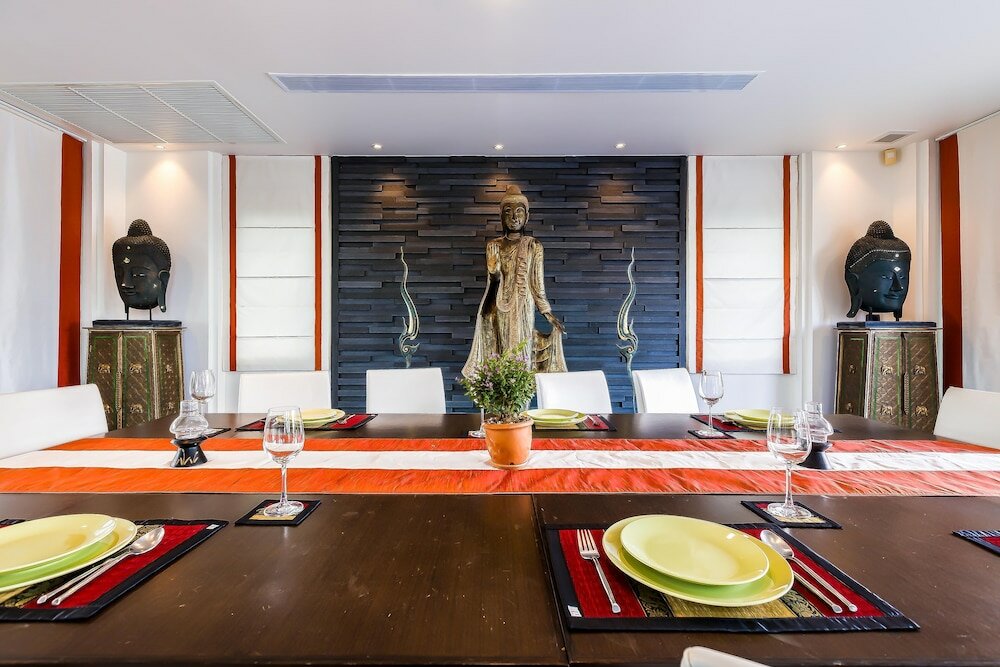 Фото Luxury Mansion 6 Br on Golf Course Jb