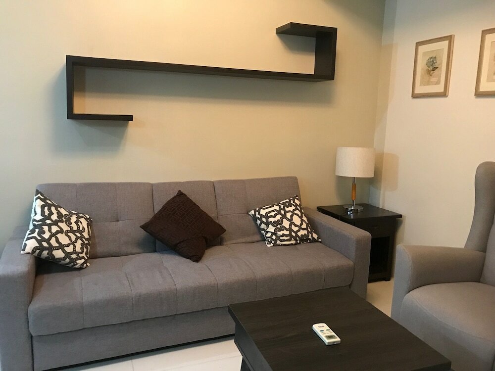 Фото Henry & Adiche Emperador Building