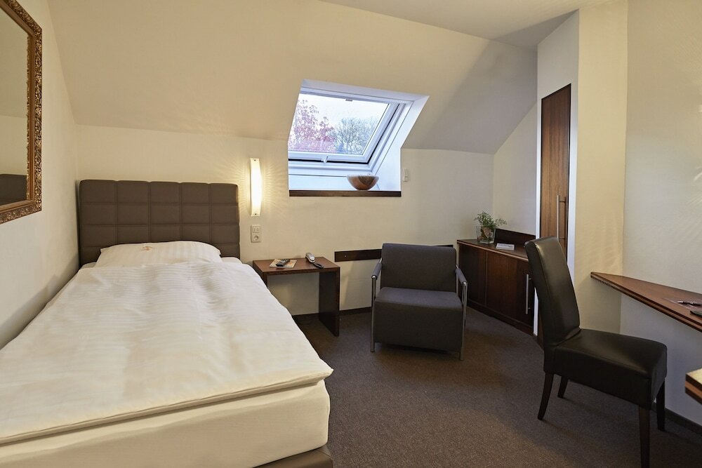 Фото Hotel Zur Wartburg