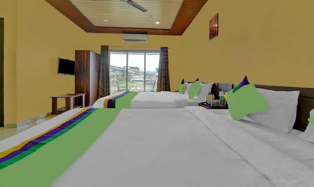 Фото Treebo Trend Iceberg