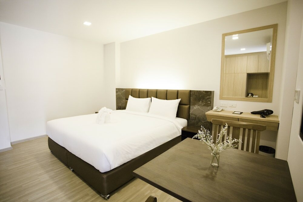 Фото B2 Amata Nakorn Premier Hotel