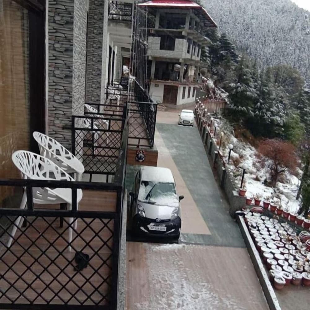 Фото Dal Lake Resort