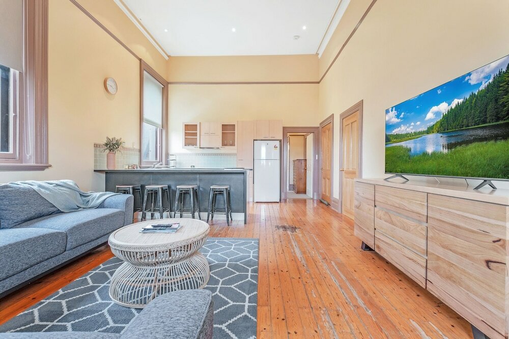 Фото Clocktower Suites