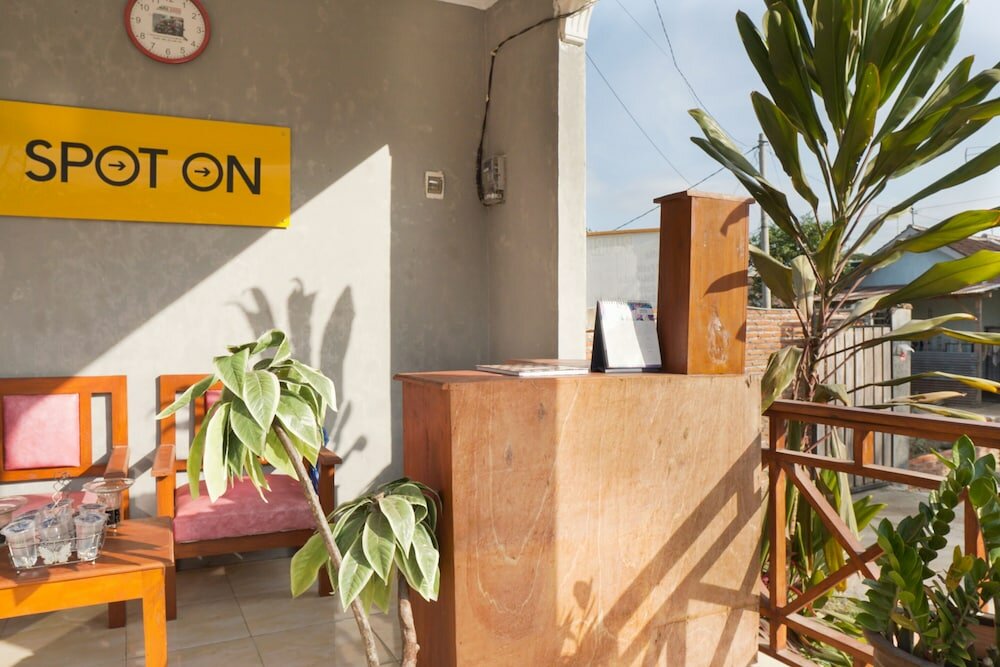 Фото Spot On 1746 Putri Kuning Residence - Campus Accommodation