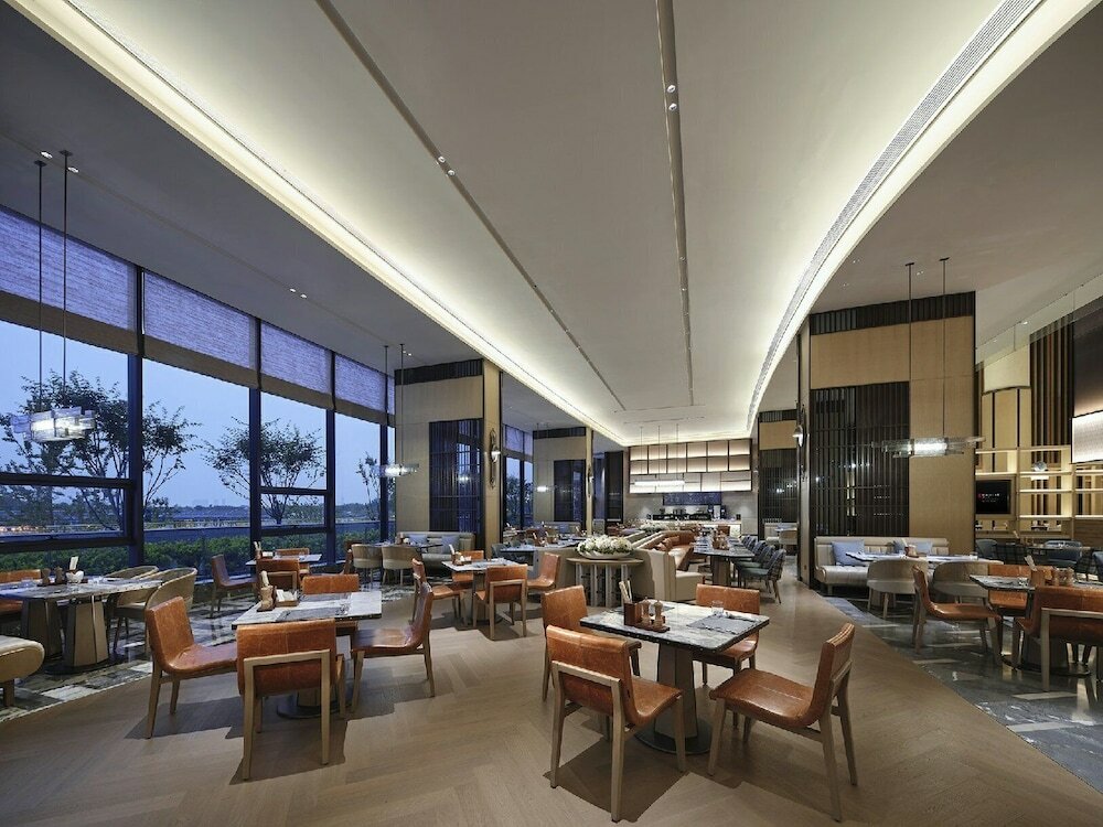 Фото Hualuxe Nanjing Yangtze River, an Ihg Hotel