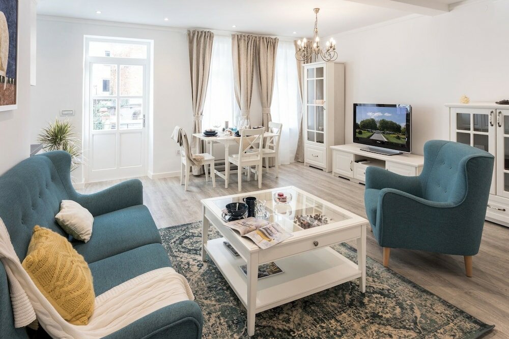 Фото Modern 2bdr Loft in Old Town - Best Location