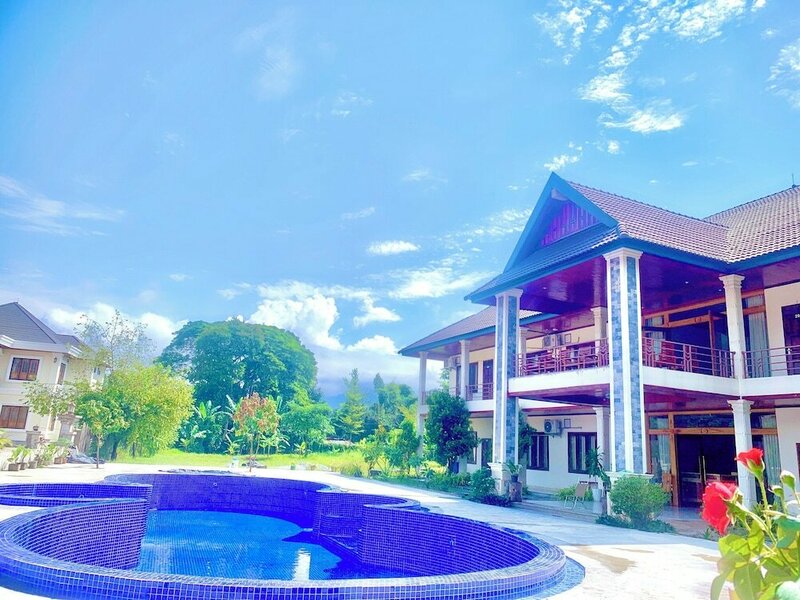 Гостиница Vang Vieng Garden Resort