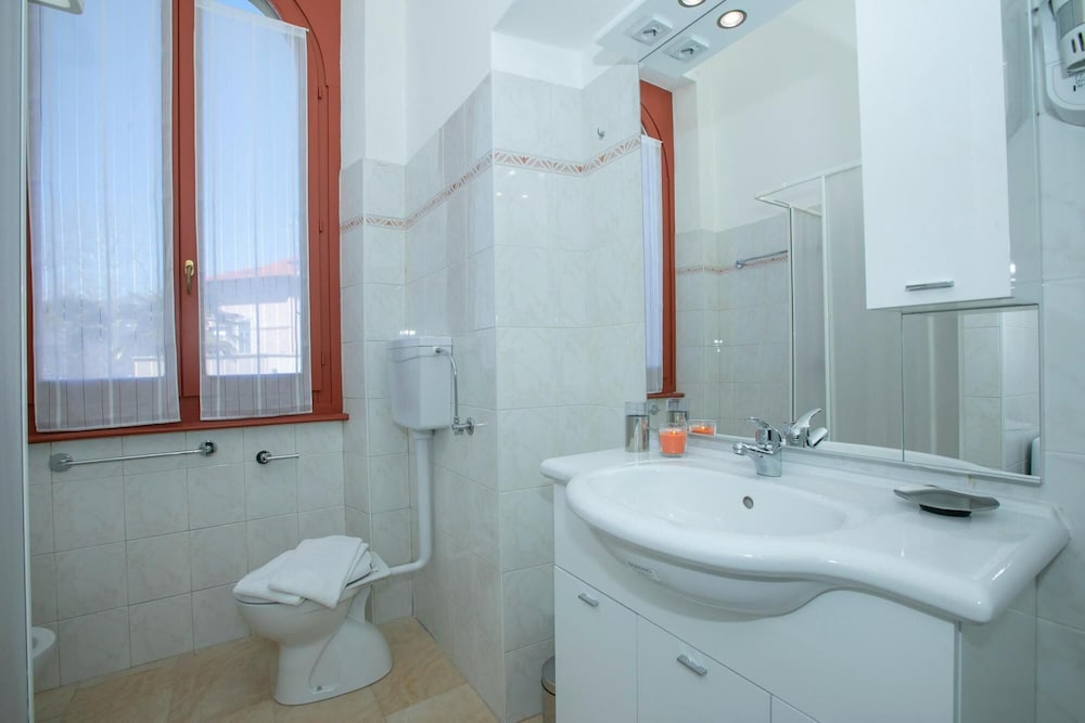 Фото Residenza Gardenia Lake View Luino Center