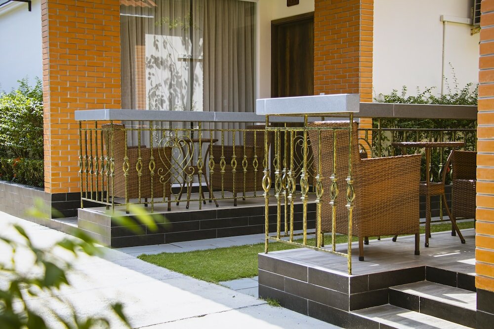 Фото Sea Breeze Hotel & Villa