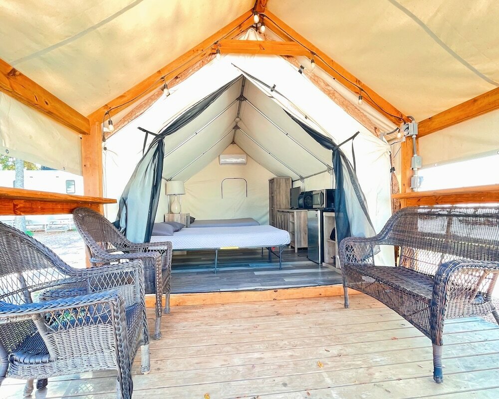 Фото Son's Blue River Camp Glamping Cabin Q
