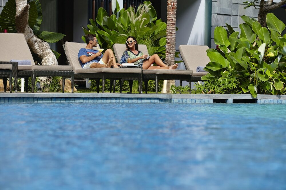 Фото Courtyard by Marriott Bali Seminyak Resort