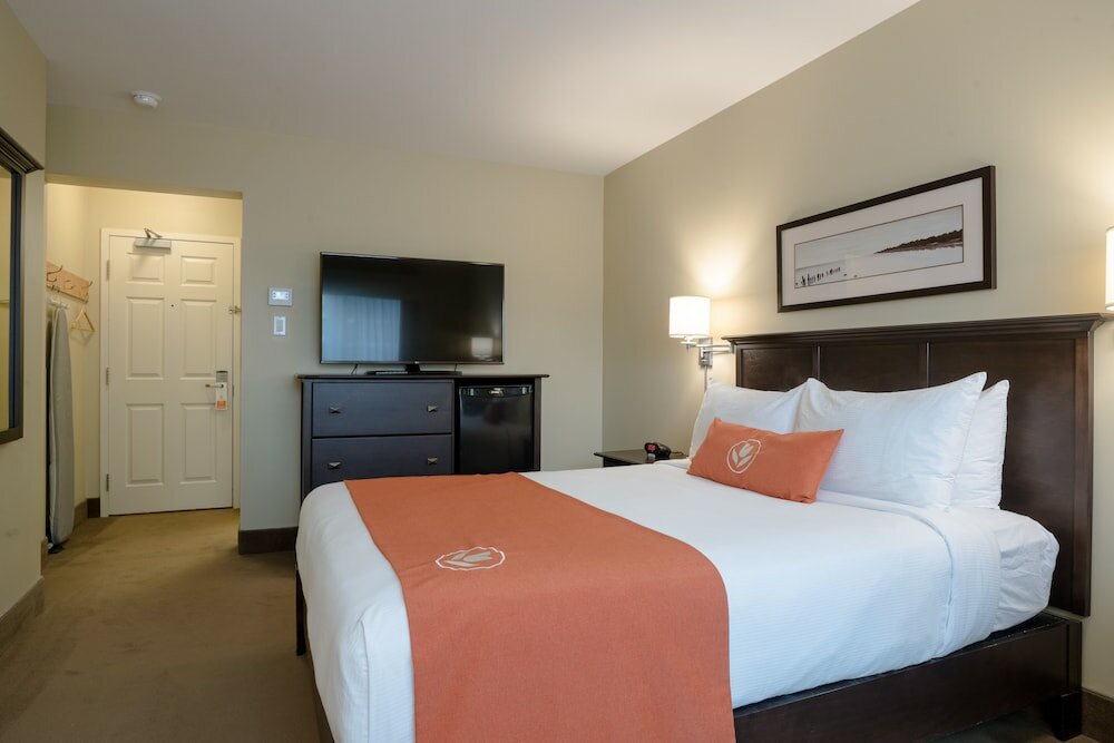 Фото Amsterdam Inn & Suites Sussex